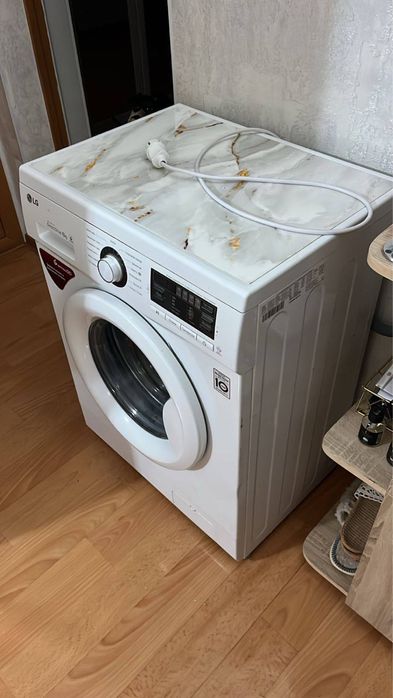 Продам стиральную машину LG