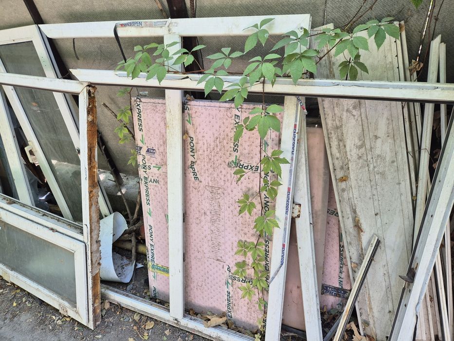 Пластиковые рамы.