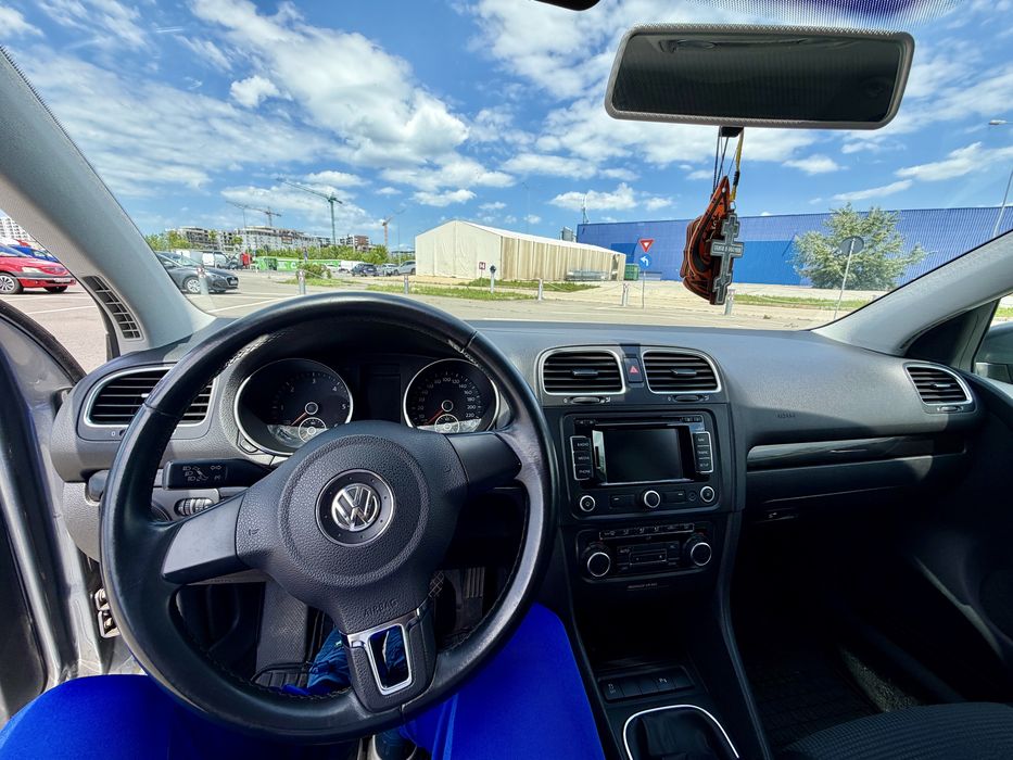 VOLKSWAGEN Golf 2011 — imagine 4