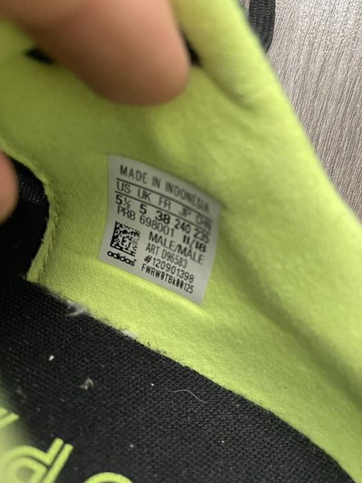 Футболни обувки адидас