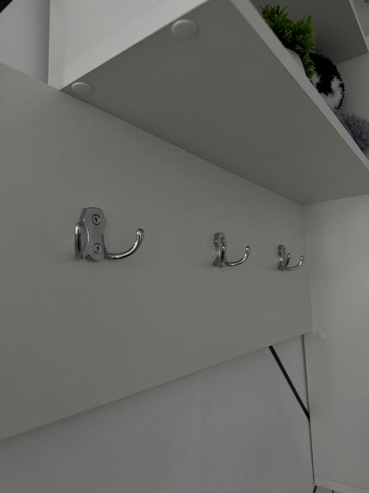 Настенная вешалка