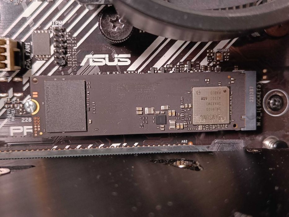 RTX 4060 Ti 16GB VRAM / Ryzen 7 5800X / 64GB DDR4 / 1TB NVMe - Компютър за Видео монтаж