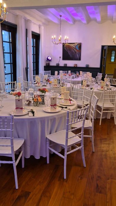 Кръгла маса 180 см или 160 см под наем