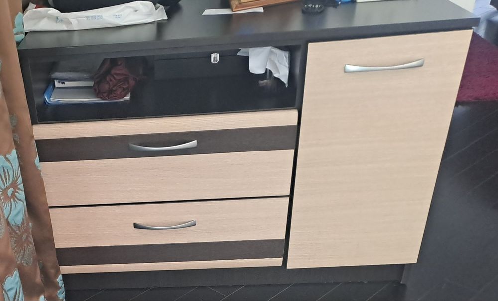 Vând mobila dormitor