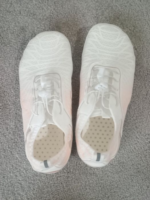 Дамски Боси обувки в бяло и розово