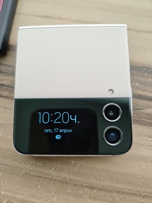 Samsung galaxy z flip 4