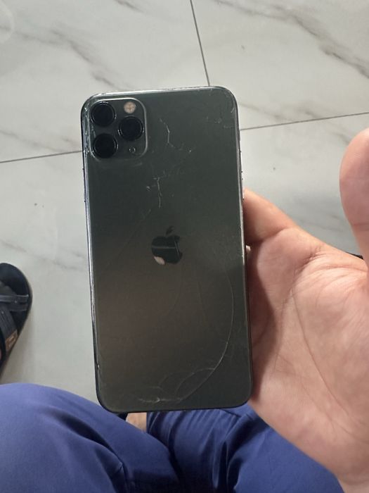 iphone 11 pro max LL/A 64gb