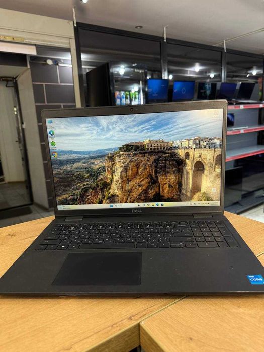 Ноутбук Dell i3-(11)/ 8Gb/ SSD/ 256Gb