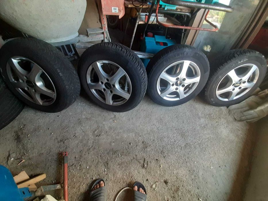 Cauciucuri iarna Golf M+S 195 65 15 si Jante ROYAL -Germany