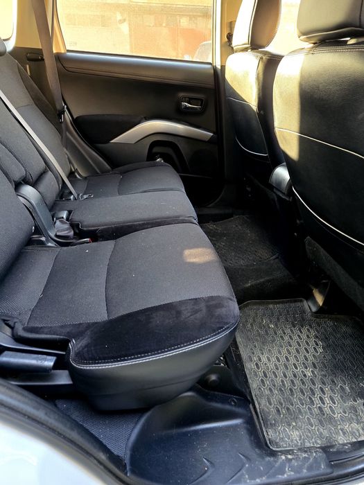 Vând Mitsubishi Outlander 2012 4x4 la buton