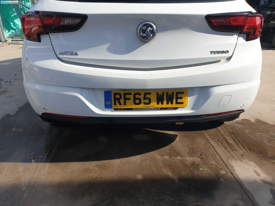 Bara Spoiler Spate cu Locas Senzori Parcare cu Defect Opel Astra K NFL Hatchback 2015 - 2019 Culoare Z40R [Q1586]