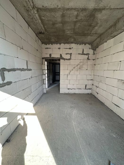 Buxara sity da 9 qavatlik manalitni doning 9 etajida 1 xona karopka