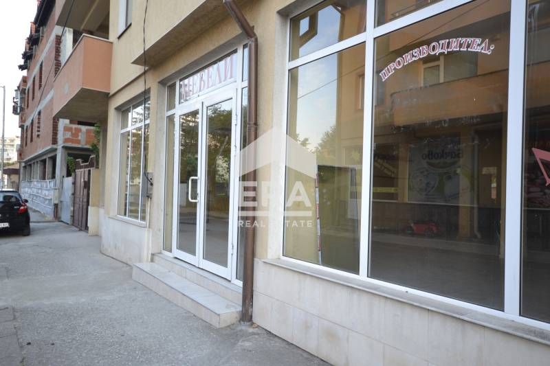 Дава се под наем Магазин в Хасково, Любен Каравелов - 150 кв.м за 612 € - Снимка #1