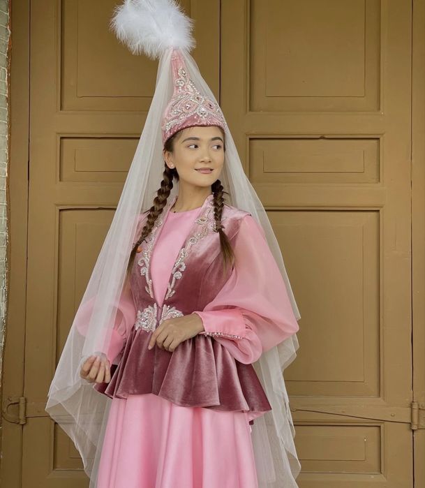 Balzhan Yerserik-тен дизайнерлік көйлек