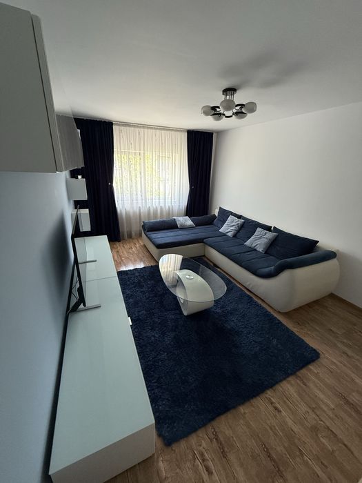 Proprietar - inchiriez ap. 2 camere, decomandat, centrala proprie, AC