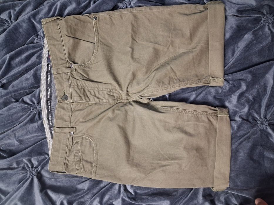 Vand pantaloni Armani jeans