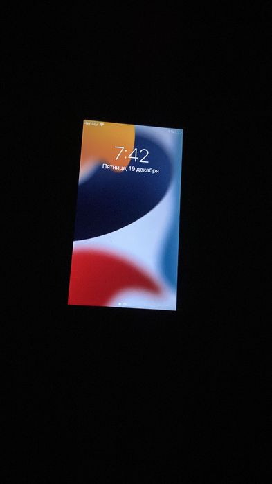 Продам айфон 7 черного цвета