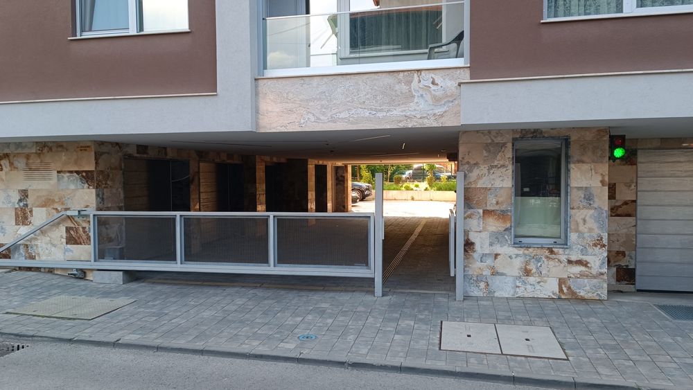 Дава се под наем Гараж / Паркомясто в София, Гео Милев - 18 кв.м за 81.6 € - Снимка #2