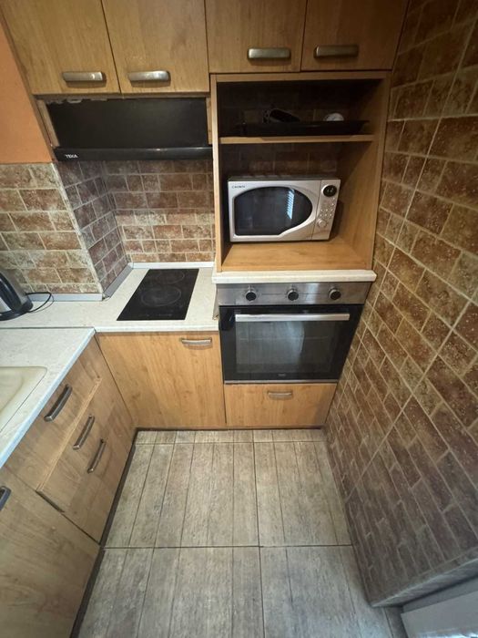 Търсим съквартирантка за самостоятелен апарартамент до Гранд мол