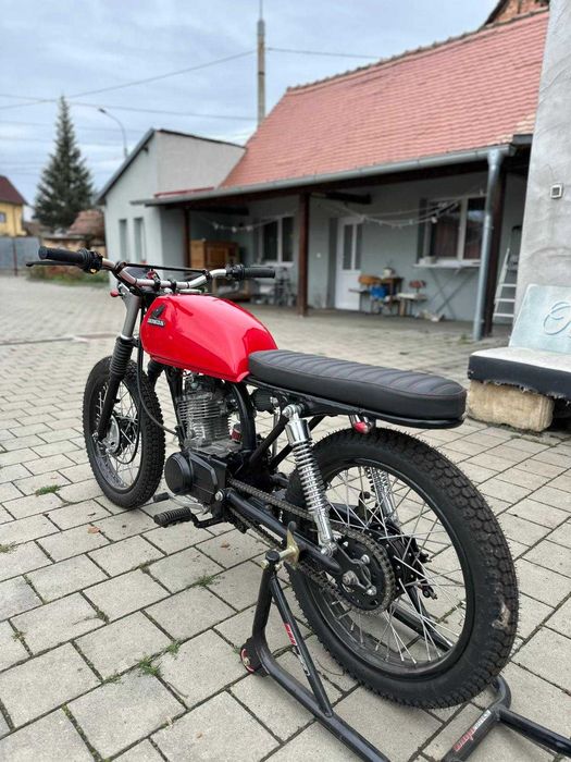 Motocicleta Honda CG 125 Custom Unicat / Cafe racer / Brat Style