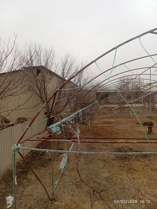 Parnik sotiladi Yana kelishamiz