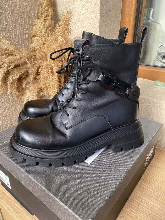 Боти от естествена кожа