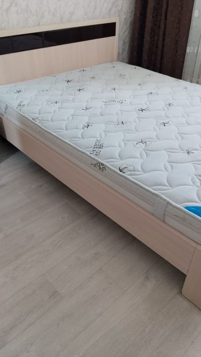 Кровать двуспальная