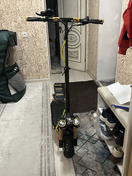 Продам самокат кугоо