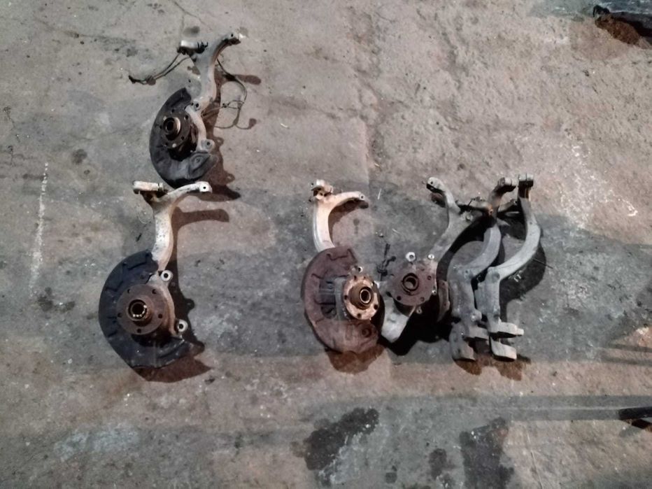 fuzeta fata stanga dreapta  audi a4 b6 b7