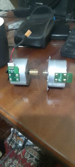 Шаговый двигатель