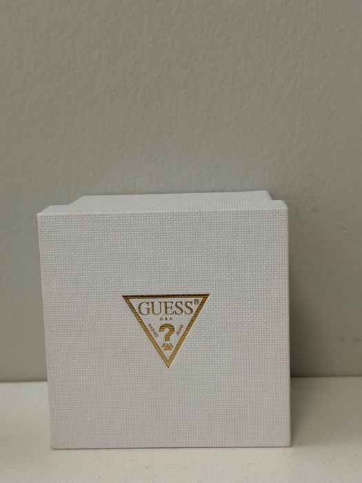 Часовник Guess Спешно!!!