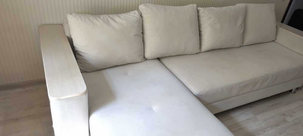 Продам диван угловой