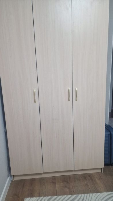 Продам шкаф комнтный