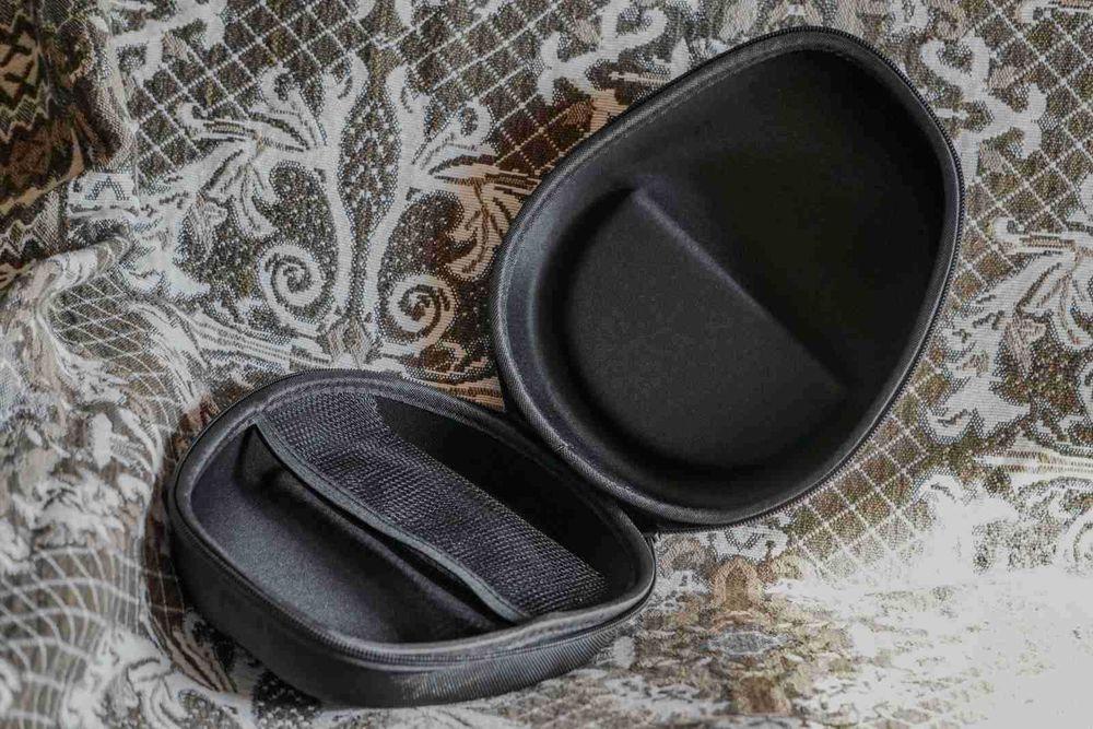 Кутия за слушалки