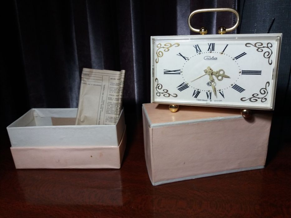 Будильник сделано в СССР .