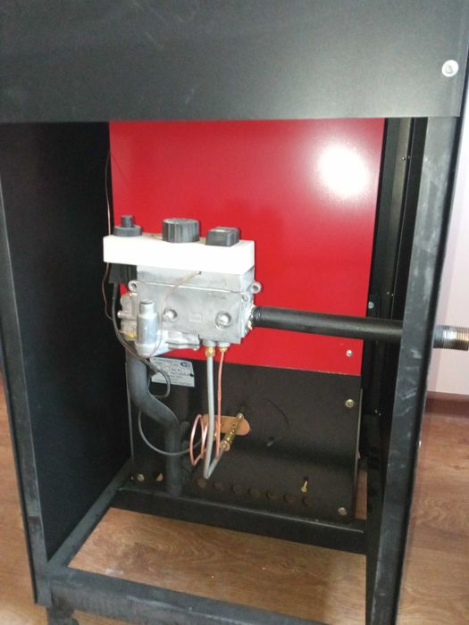 Котёл отопительный на 110 до 220 кв.м газовый с автомат. горелкой