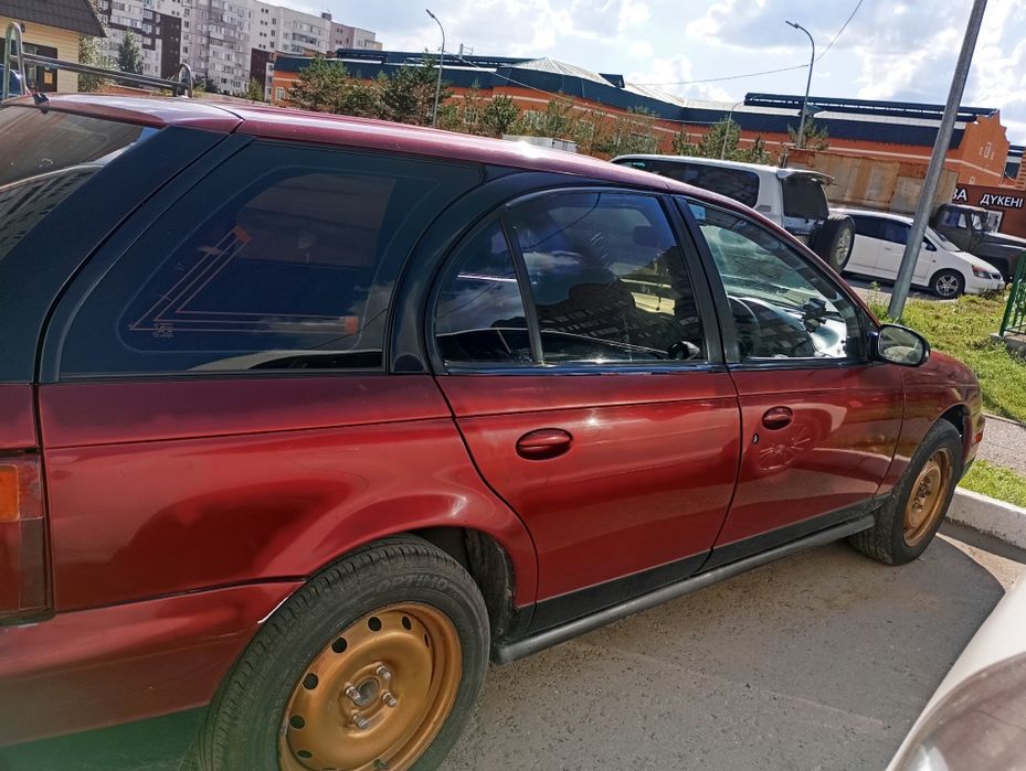 Продам машину Saturn