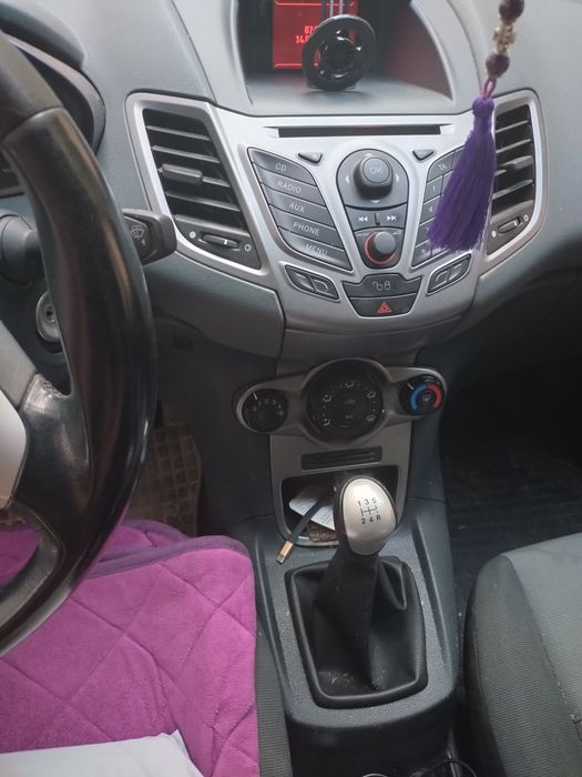 FORD Fiesta 2010 — imagine 2