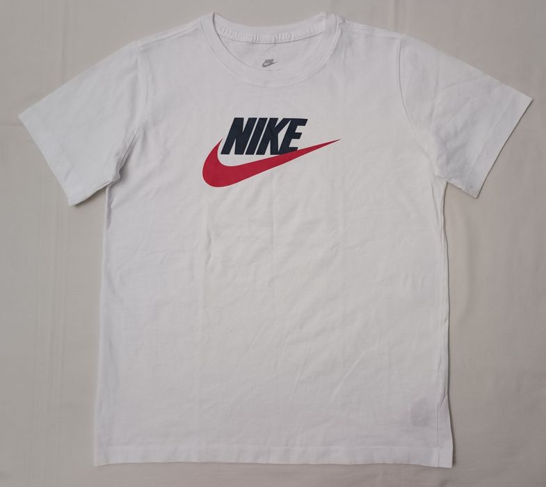 Nike Sportswear Swoosh Tee оригинална тениска ръст 158-170см Найк памук бяла фланелка