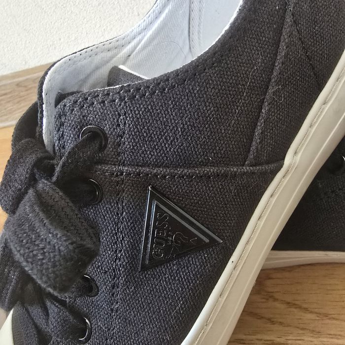 Дамски кецове Guess