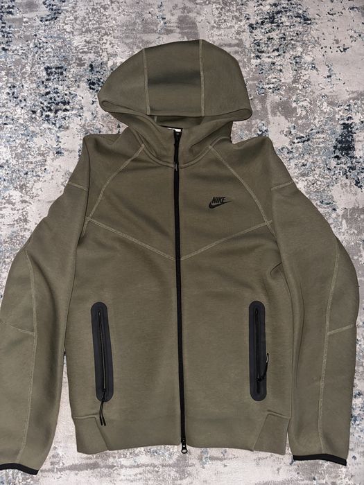 Nike tech olive green(original)