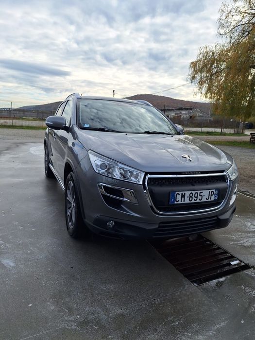 Vând Peugeot 4008 4x4
