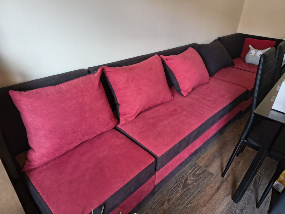 Colțar roșu cu negru