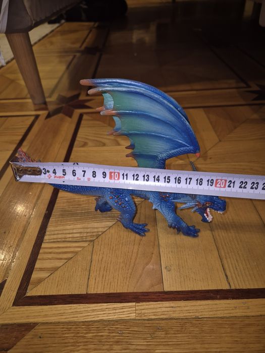 Продам игрушку Дракон б/у