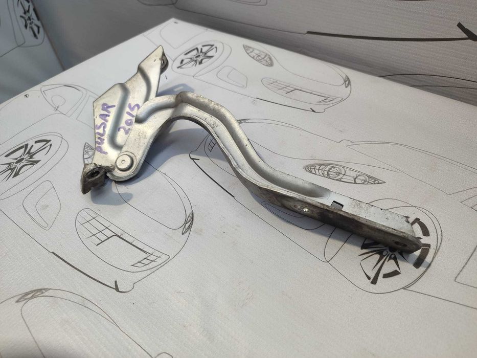 Balama Capotă Dreapta Nissan Pulsar (C13) 2014–2018 / Cod OEM 654003DN0A (5D2)