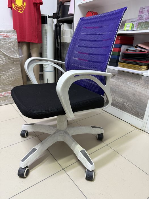 Офисное кресло продам