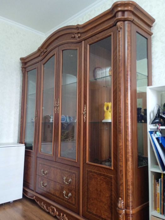 Сервант-витрина, классика, стекло — Астана