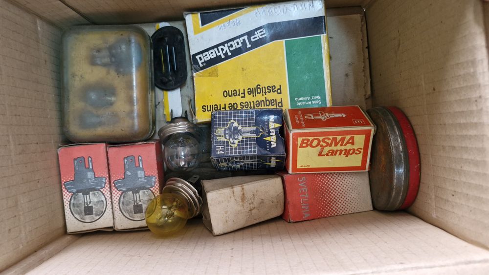 Фар, тас и други аксесоари за Мерцедес 220D 1970