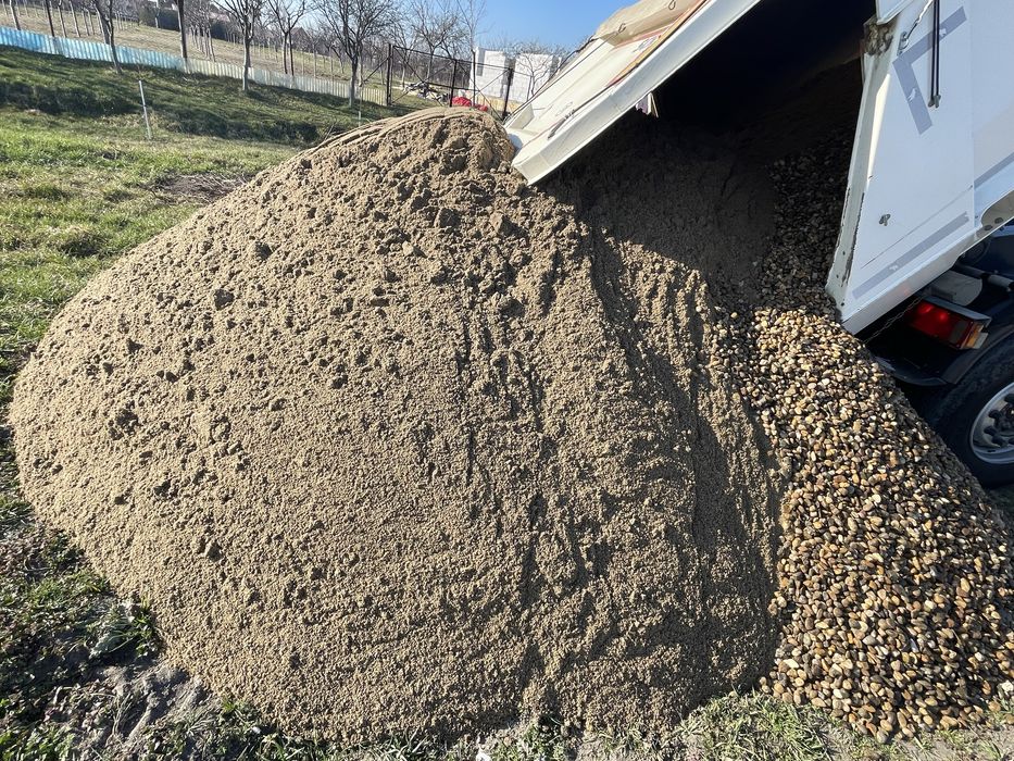 Livrez la comandă cribluri piatra concasata nisip sort balast pamant refuz de ciur si alte materiale necesare la constructii