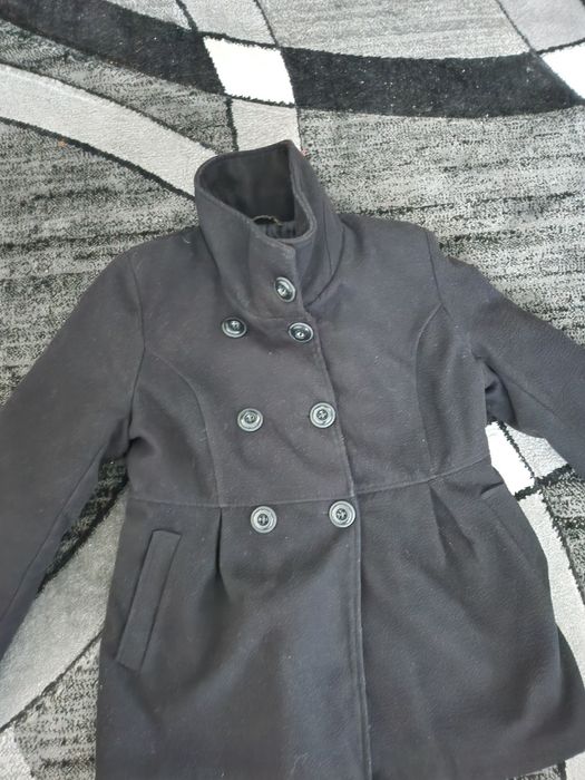 Geci, bluzițe albe, pantaloni